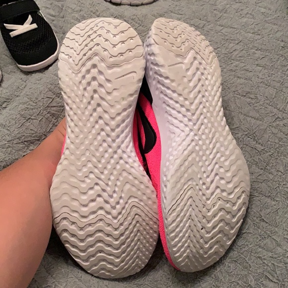 Nike epic react flyknit 2 women’s 6.5 - Picture 3 of 5
